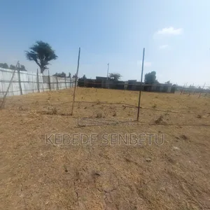 4bdrm Duplex in Oromia, East Shewa for sale