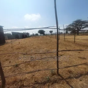 4bdrm Duplex in Oromia, East Shewa for sale