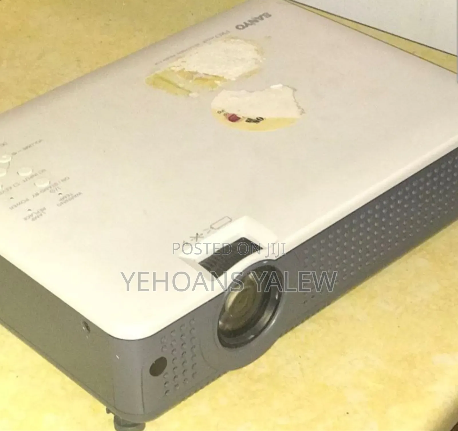 Rnew Sanyo Projector Has Bag Brand: Sanyo Condition : New