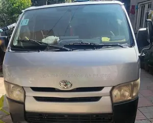 Toyota HiAce 2016 Silver