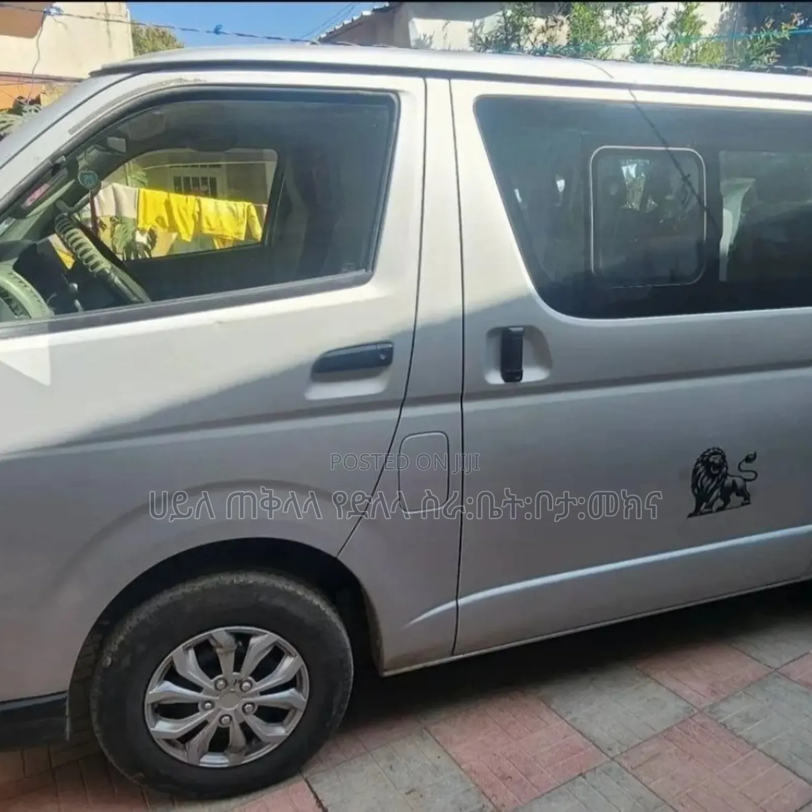 Toyota HiAce 2016 Silver