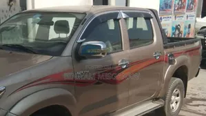 Toyota Hilux 2013 Gold