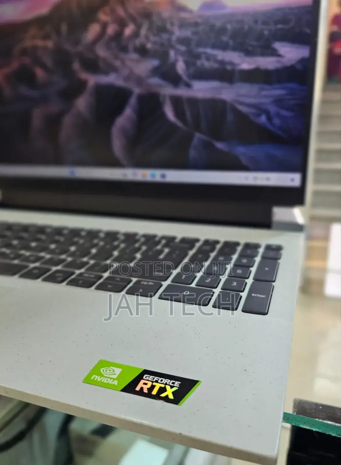 New Laptop Dell G15 5535 16GB Intel Core I7 SSD 512GB