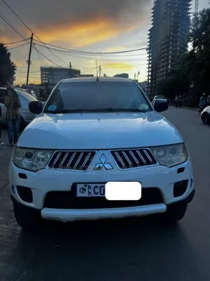 Mitsubishi L200 2011 White