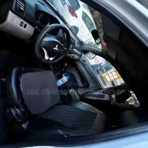 Mitsubishi L200 2011 White