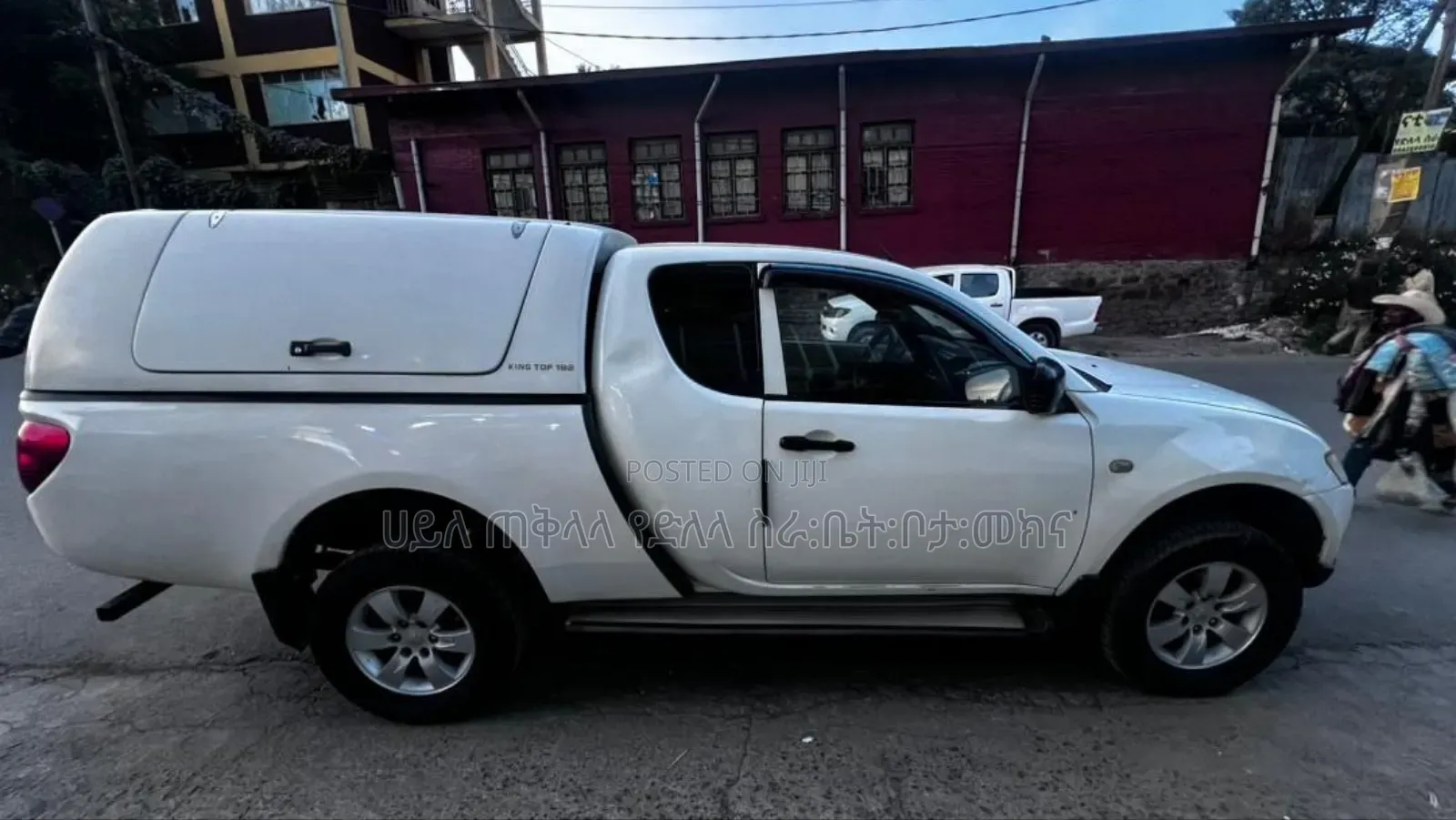Mitsubishi L200 2011 White