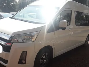 Toyota HiAce 2022 White