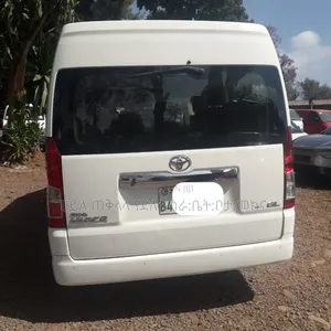 Toyota HiAce 2022 White