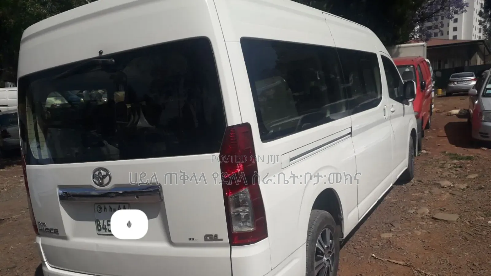 Toyota HiAce 2022 White