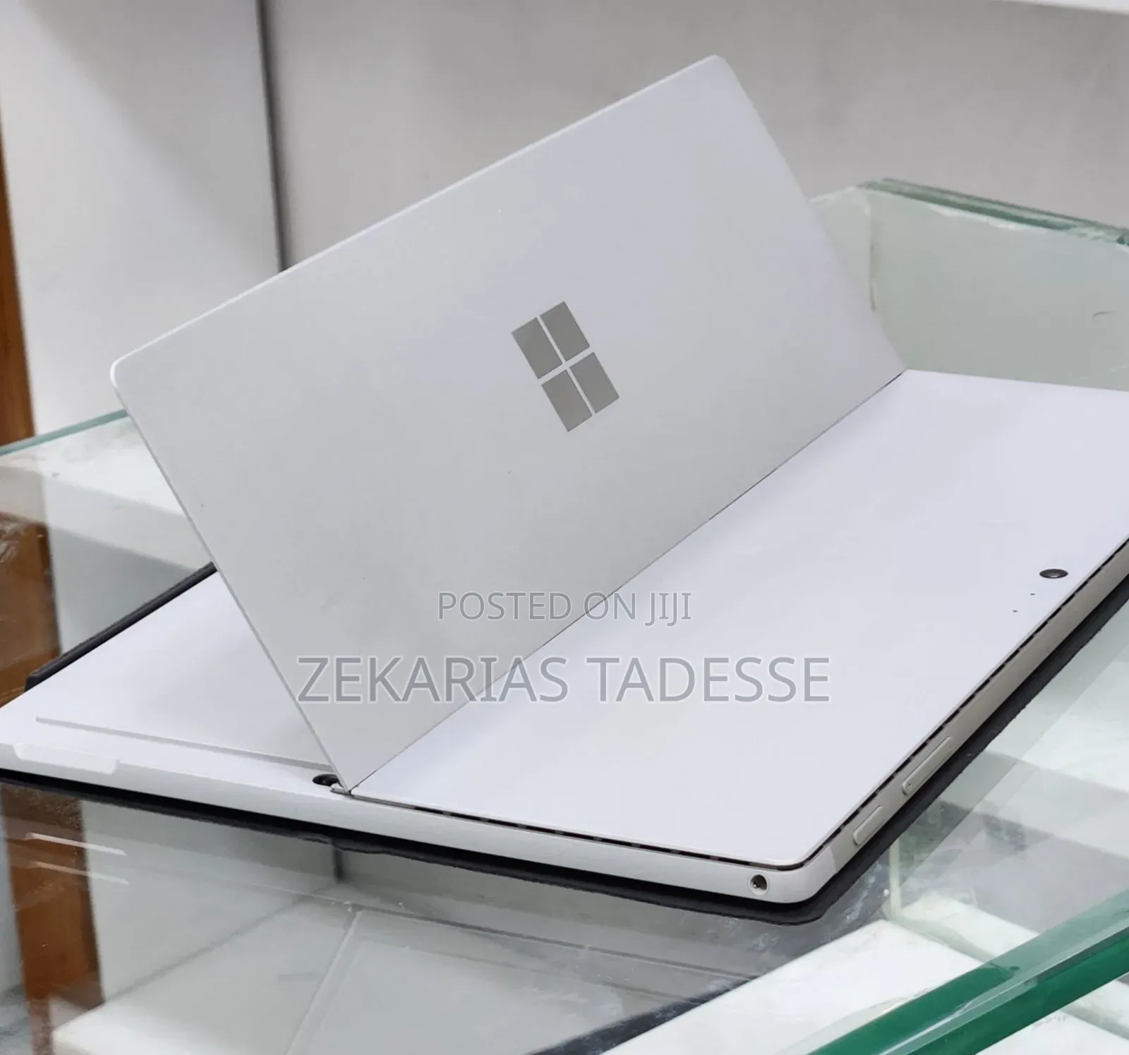 New Laptop Apple MacBook Pro M1 16GB Apple M3 Max SSD 512GB