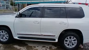 Toyota Land Cruiser 2012 Ivory