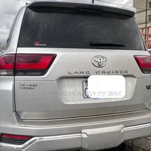 Toyota Land Cruiser 2023 Off white