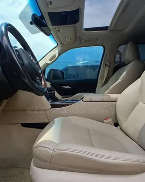 Toyota Land Cruiser 2022 Ivory