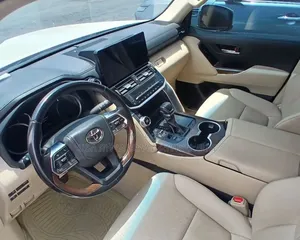 Toyota Land Cruiser 2022 Ivory