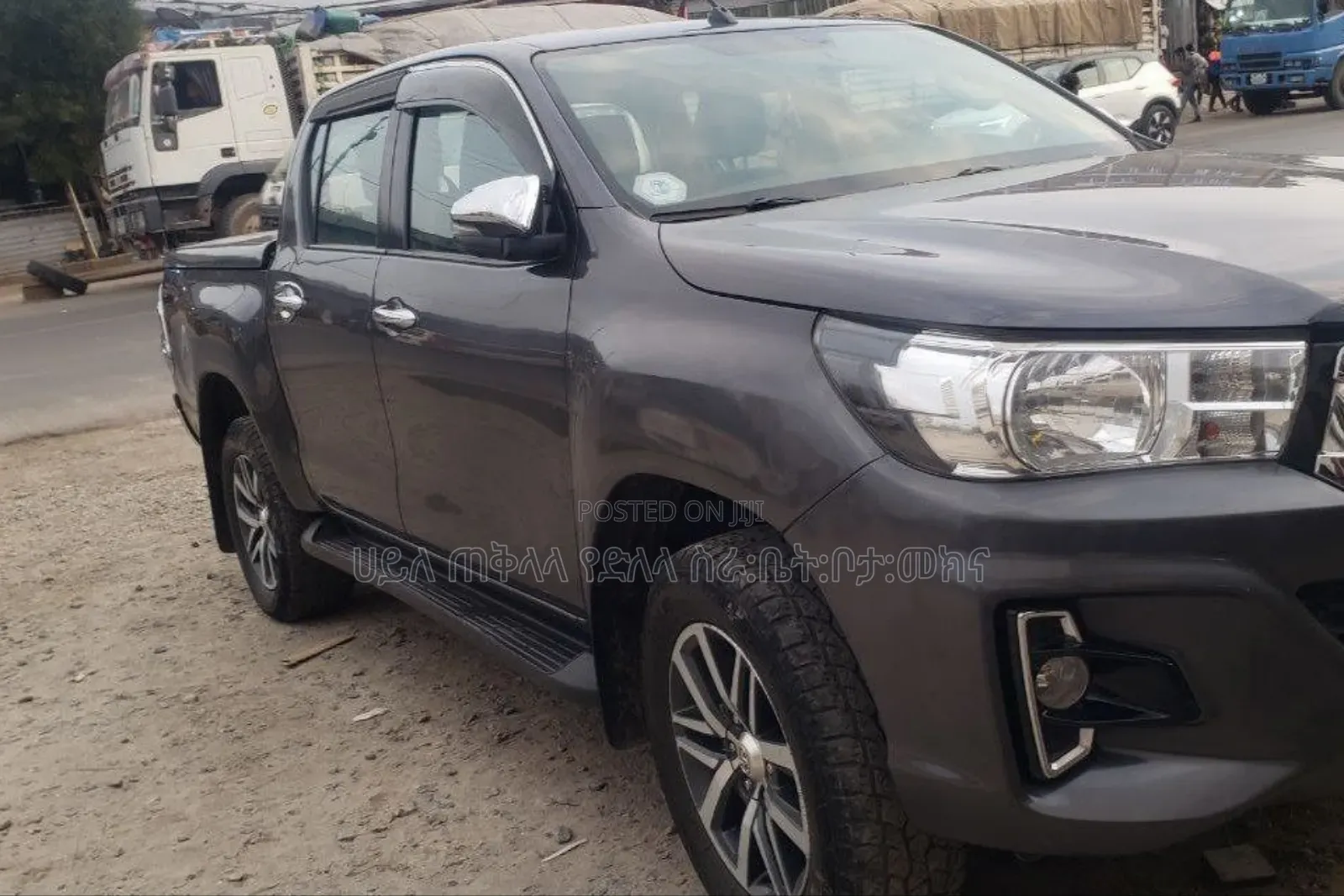 Toyota Hilux 2020 Maroon