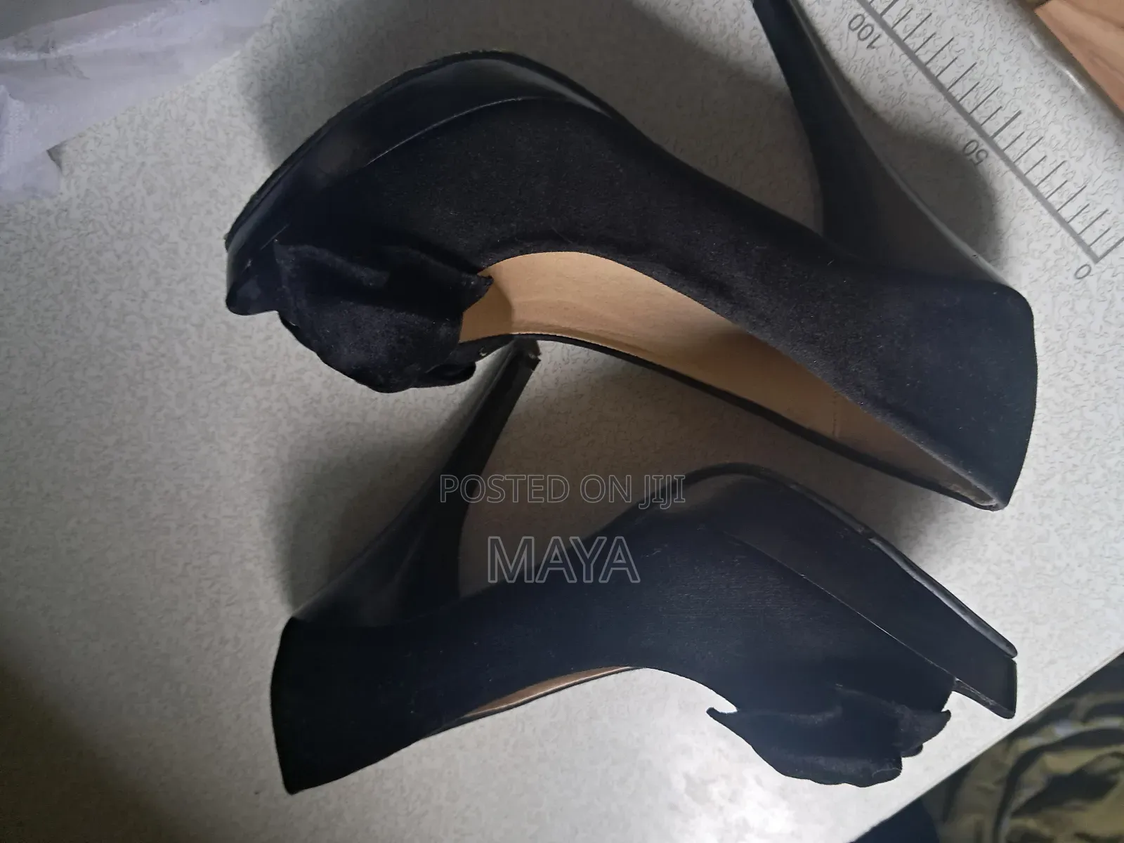 Classic Black Round-Toe Platform Pumps With 5-Inch Stiletto High Heel