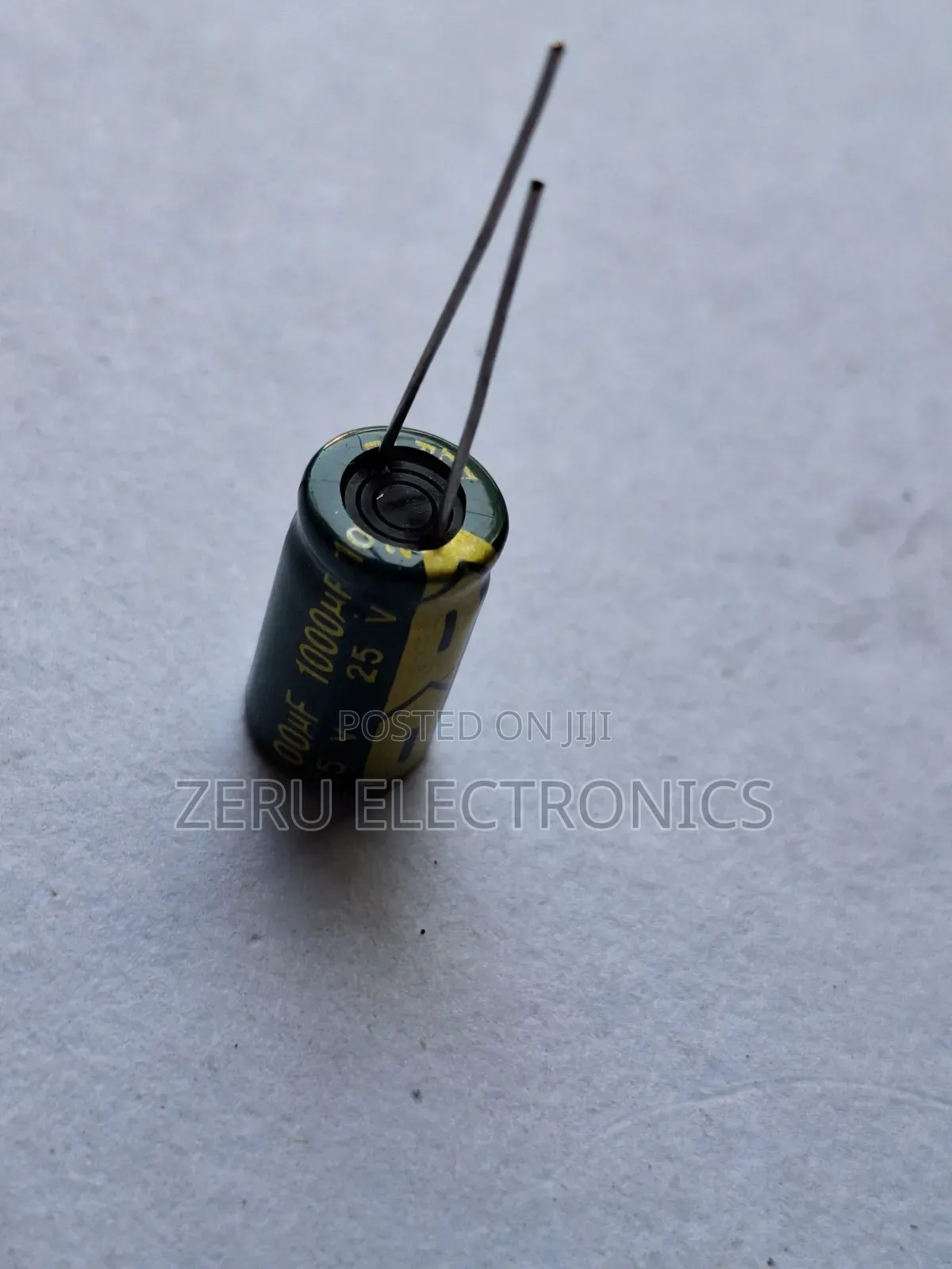 Electrolytic Capacitor – 1000μf 25v