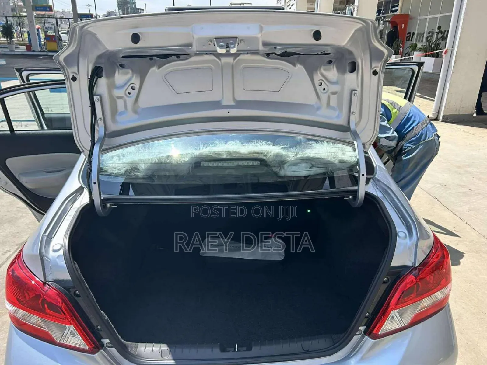 Mitsubishi Attrage 2023 Silver