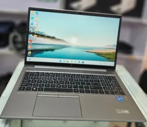 New Laptop HP ZBook Studio G8 16GB Intel Core I7 SSD 1T