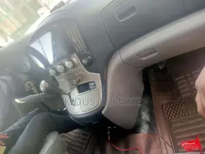 Hyundai Starex 2015 Silver