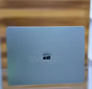 New Laptop Microsoft Surface 8GB Intel Core I5 SSD 256GB