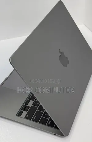 New Laptop Apple MacBook Air 2022 M2 8GB Apple M2 SSD 256GB