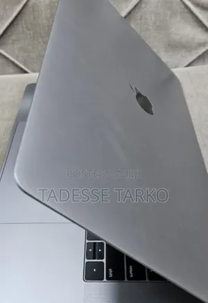 New Laptop Apple MacBook Pro 2019 16GB Intel Core I9 SSD 512GB