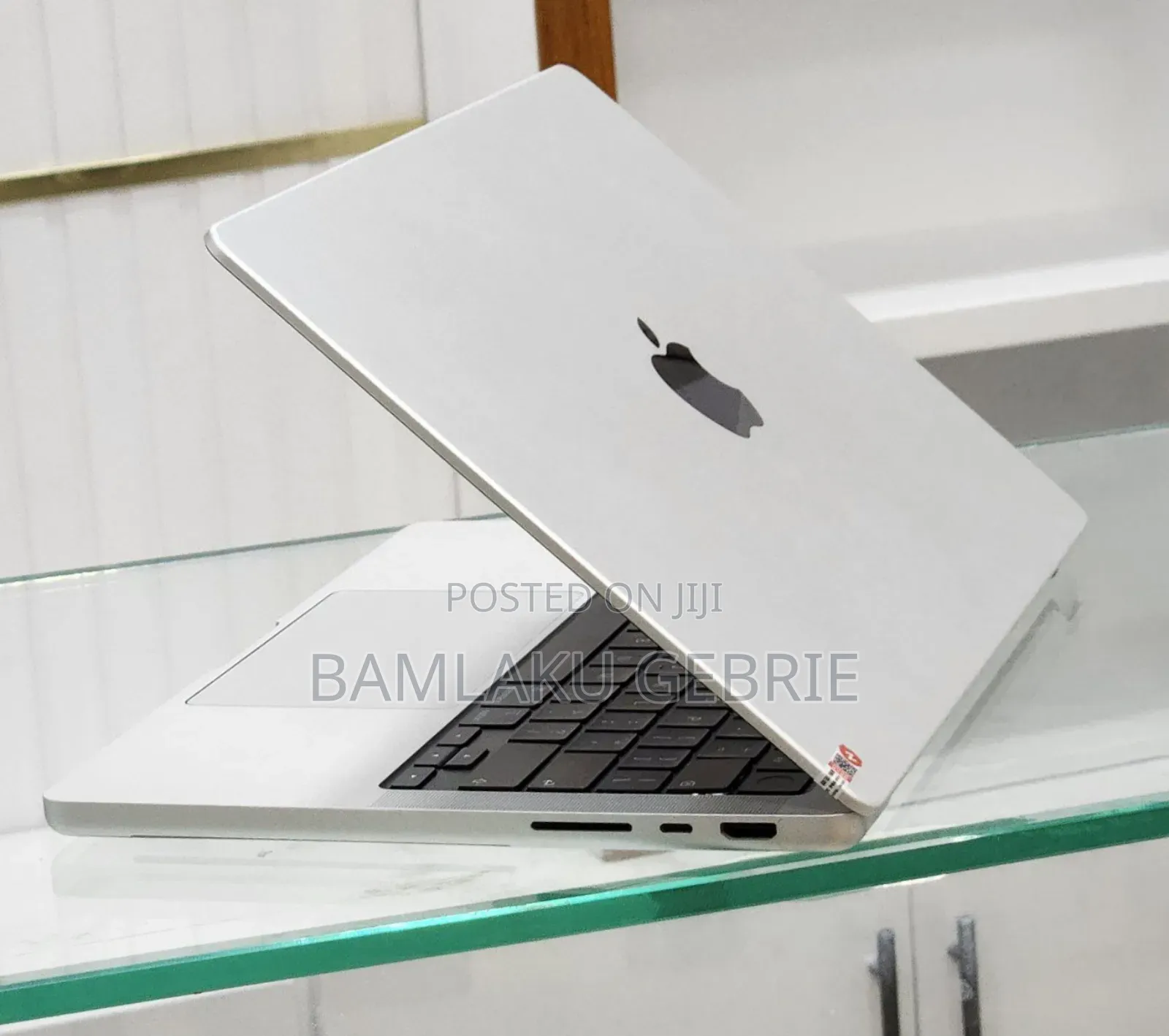 New Apple MacBook Pro 2023 M3 14-Inch 18GB Apple M3 Pro SSD 512GB