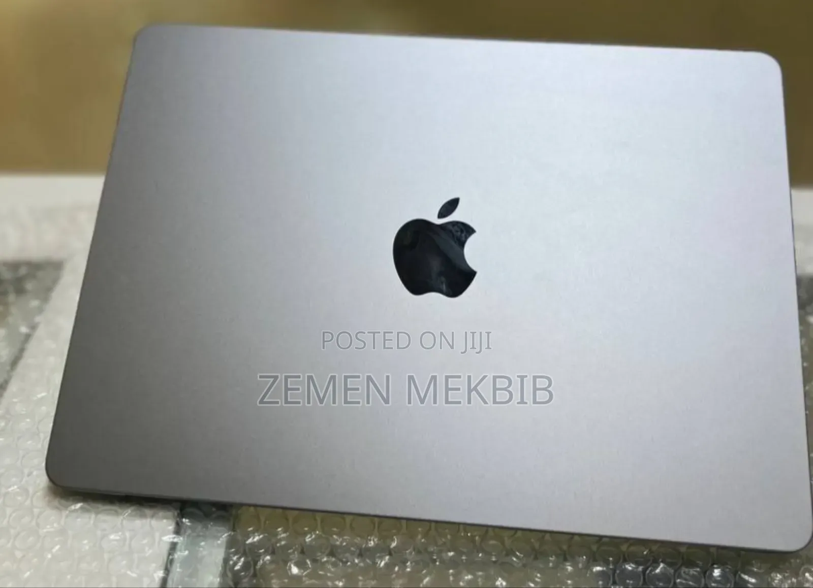 New Laptop Apple MacBook Air 2022 M2 8GB Intel Core I7 SSD 256GB