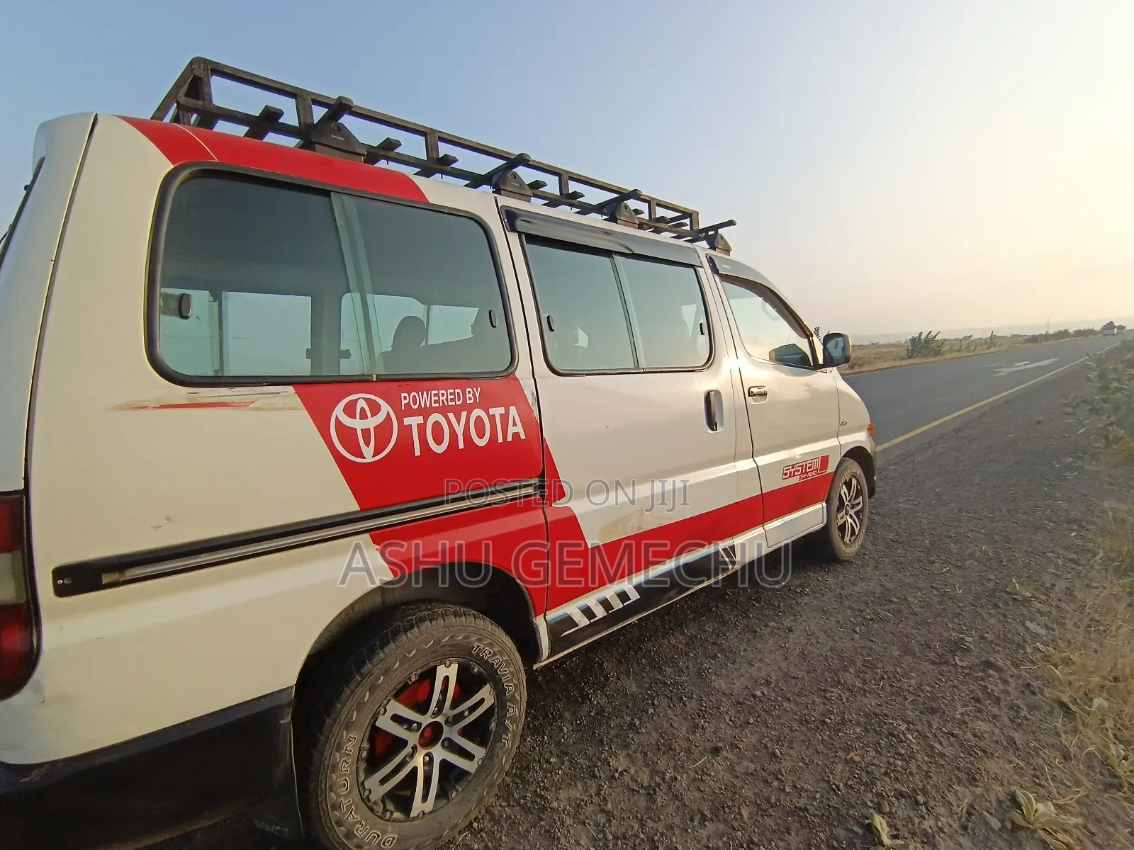 Toyota HiAce 2001 White