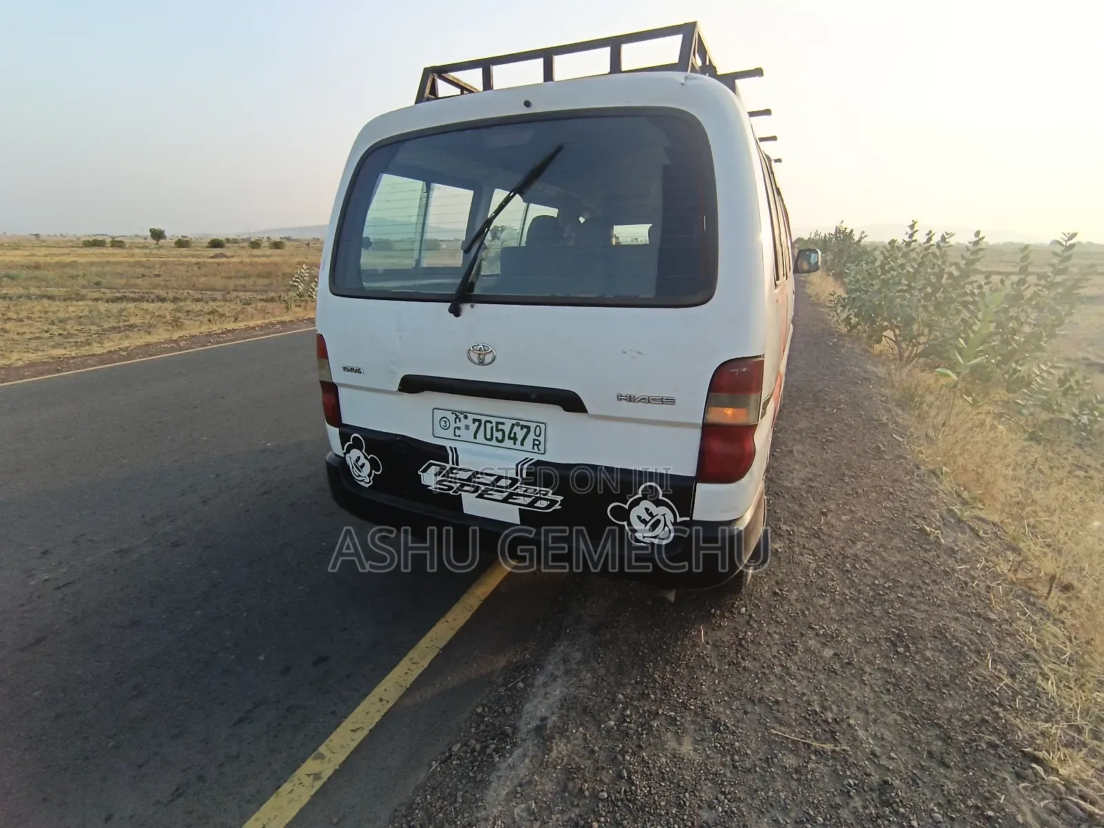Toyota HiAce 2001 White