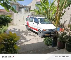 Toyota HiAce 2001 White