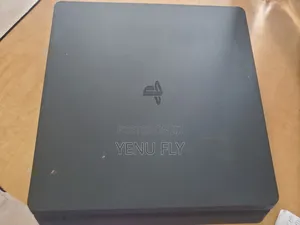 Playstation 4 Slim