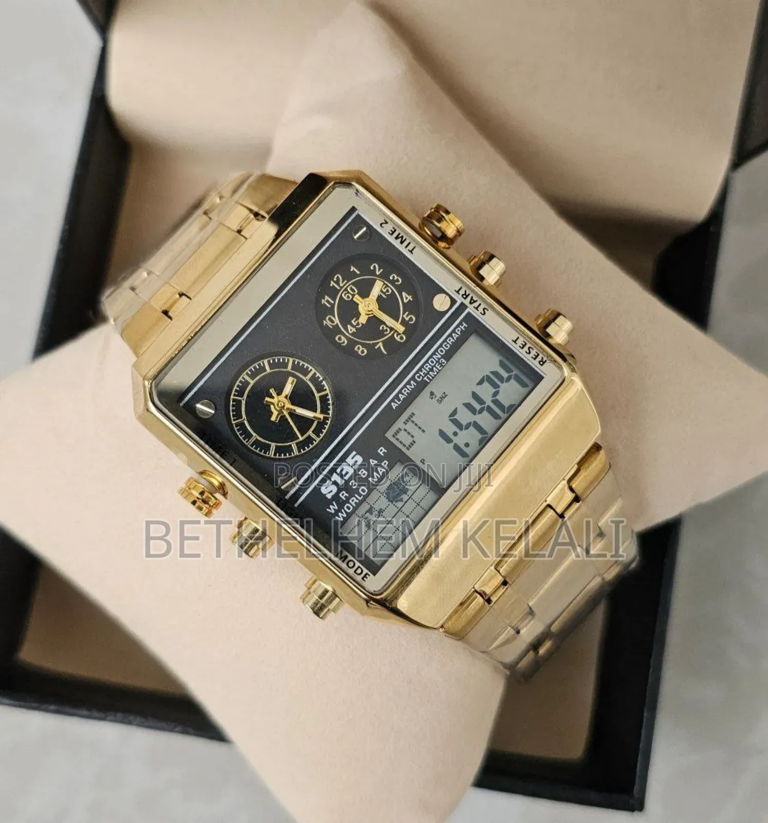 S135 Digital Analog Watch