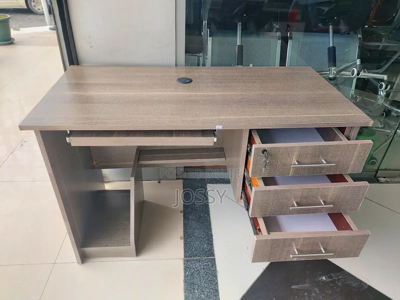 Seckerter Table