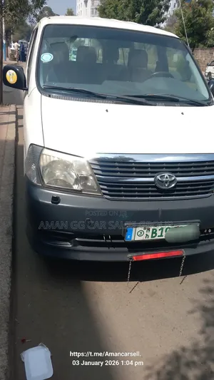 Toyota HiAce 2011 White