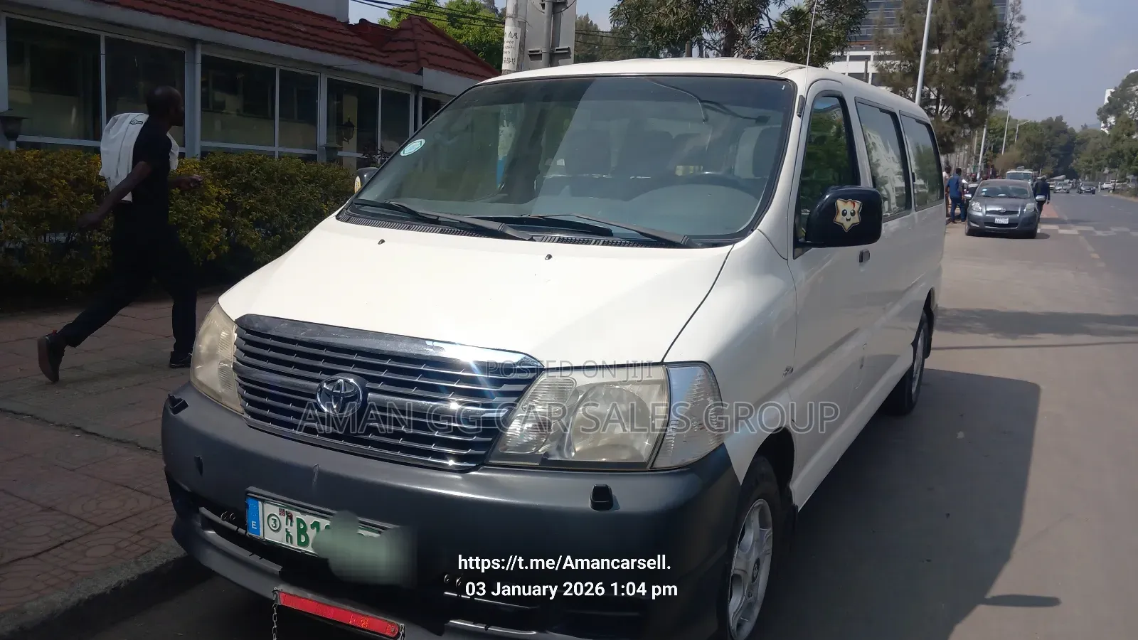Toyota HiAce 2011 White