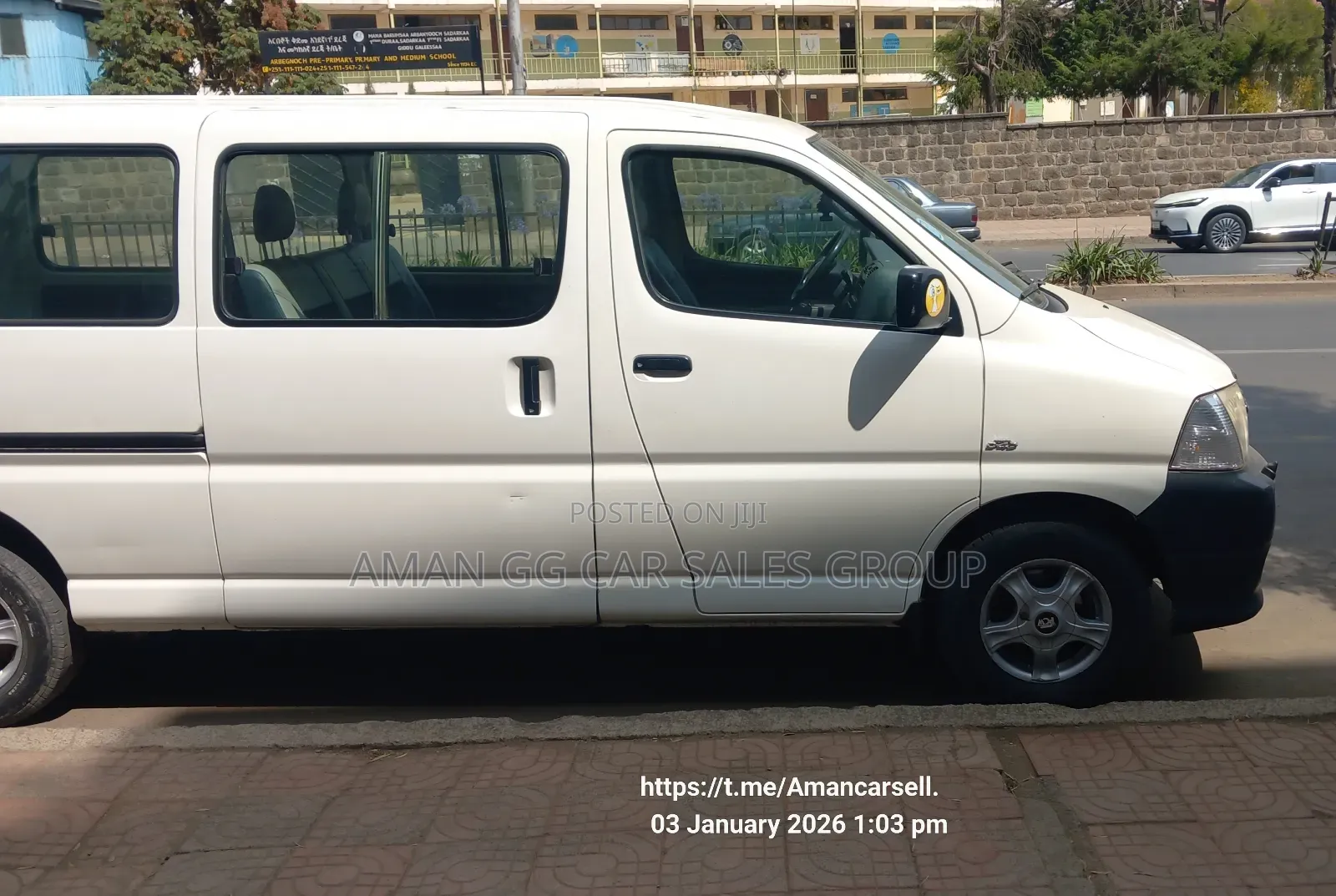 Toyota HiAce 2011 White