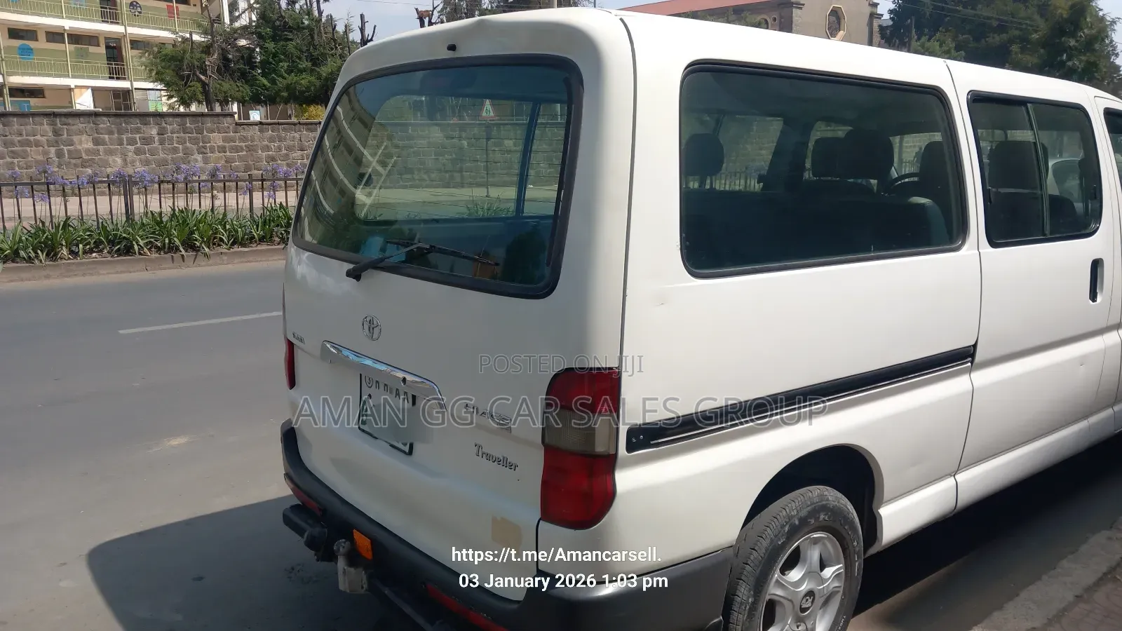 Toyota HiAce 2011 White