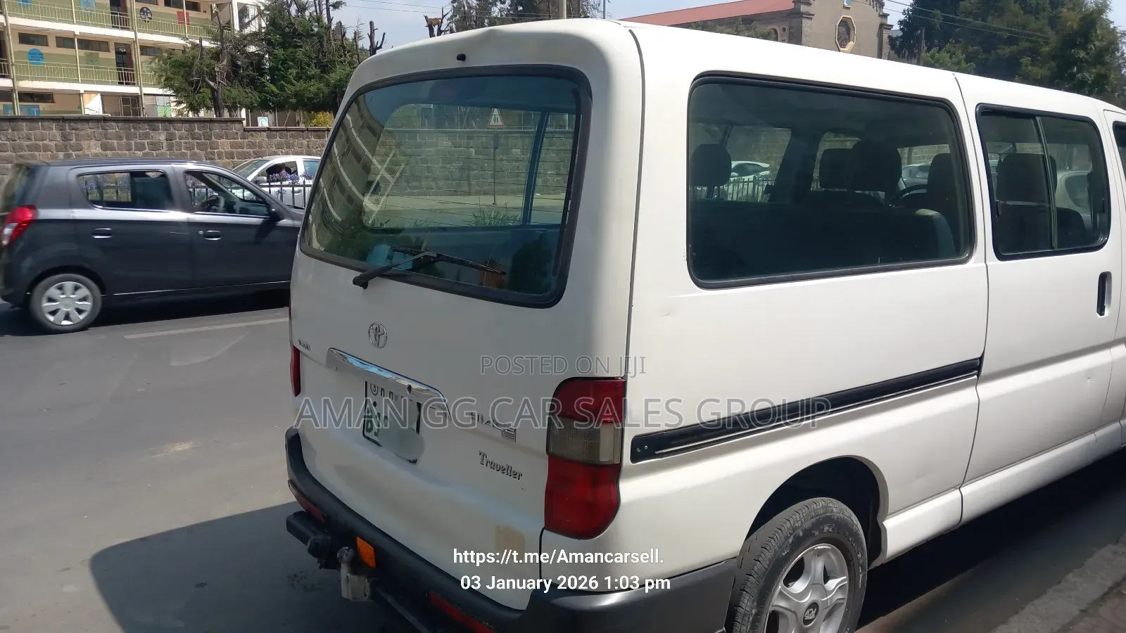 Toyota HiAce 2011 White