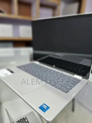 New Laptop HP OmniBook 5 Flip 14-Fp0023dx 16GB Intel Core 7 SSD 512GB
