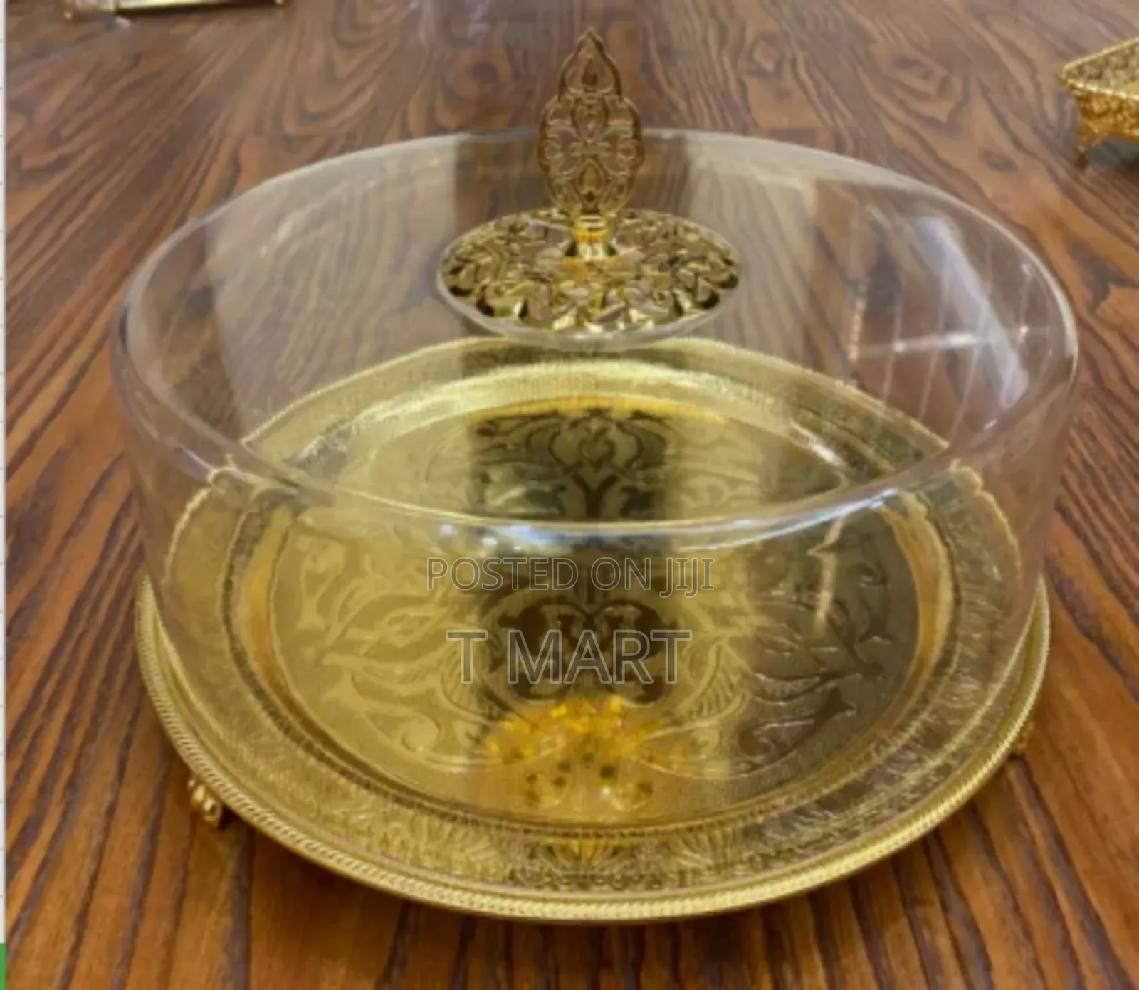 Acrylic Cake Stand With Dome