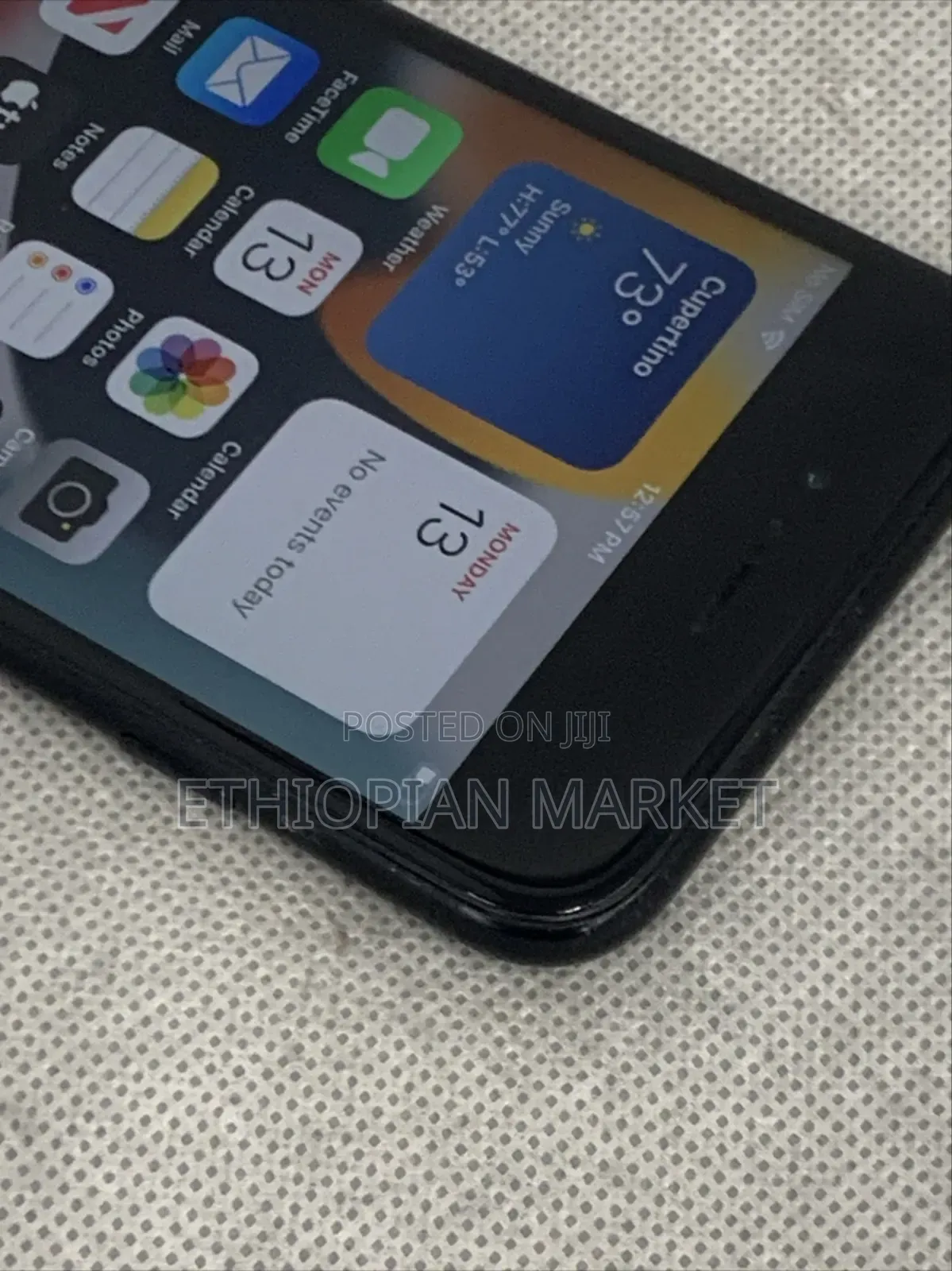 Apple iPhone SE 64 GB Black