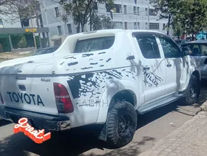 Toyota Hilux 2015 White