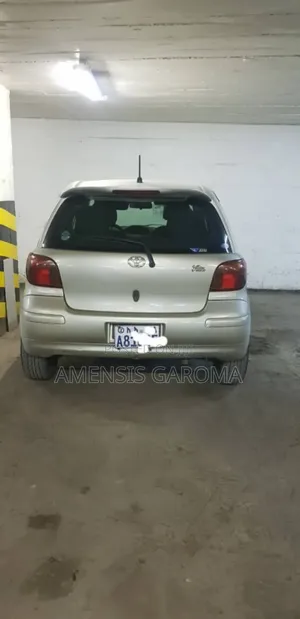 Toyota Vitz 2003 Gold
