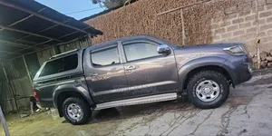 Toyota Hilux 2015 Gray