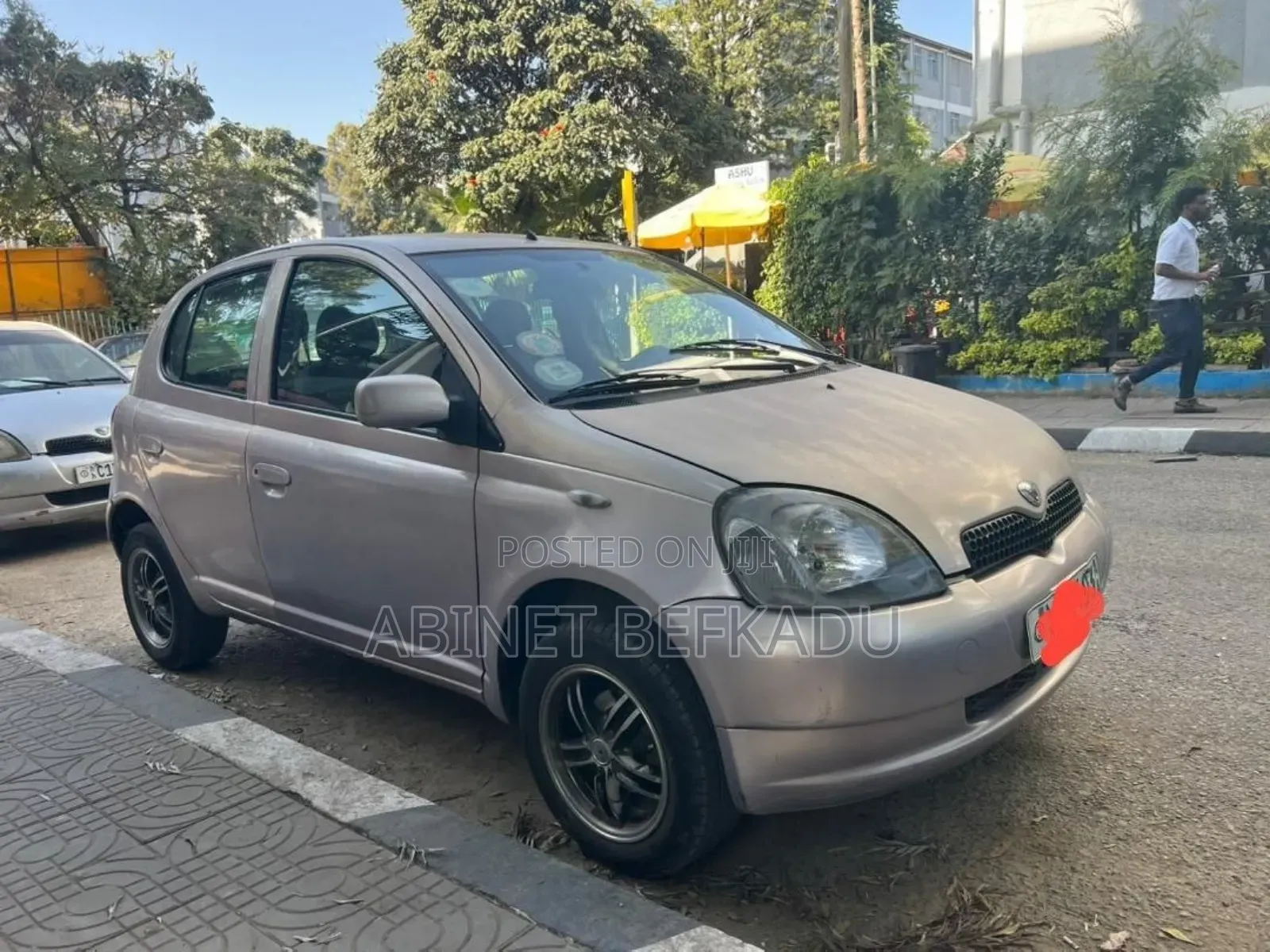 Toyota Vitz 1.0 FWD 5dr 2001 Pink