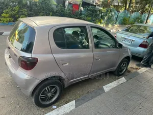 Toyota Vitz 1.0 FWD 5dr 2001 Pink