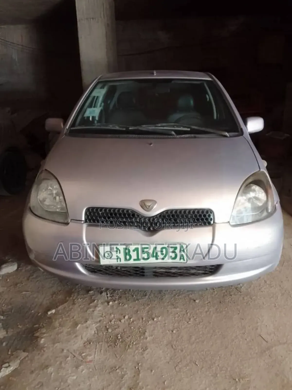 Toyota Vitz 1.0 FWD 5dr 2001 Pink