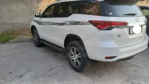 Toyota Fortuner 2017 White